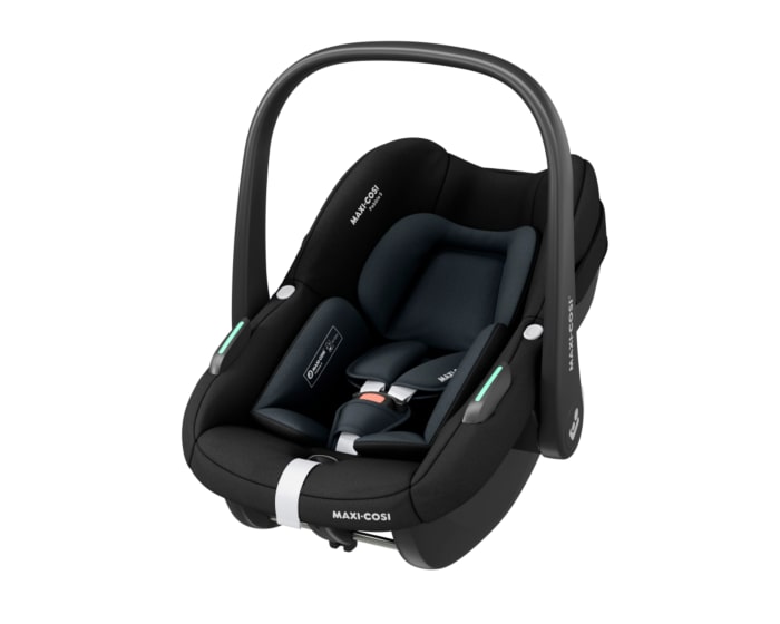 8440104110_2024_maxicosi_carseat_babycarseat_pebbles_black_tonalblack_3qrtleft